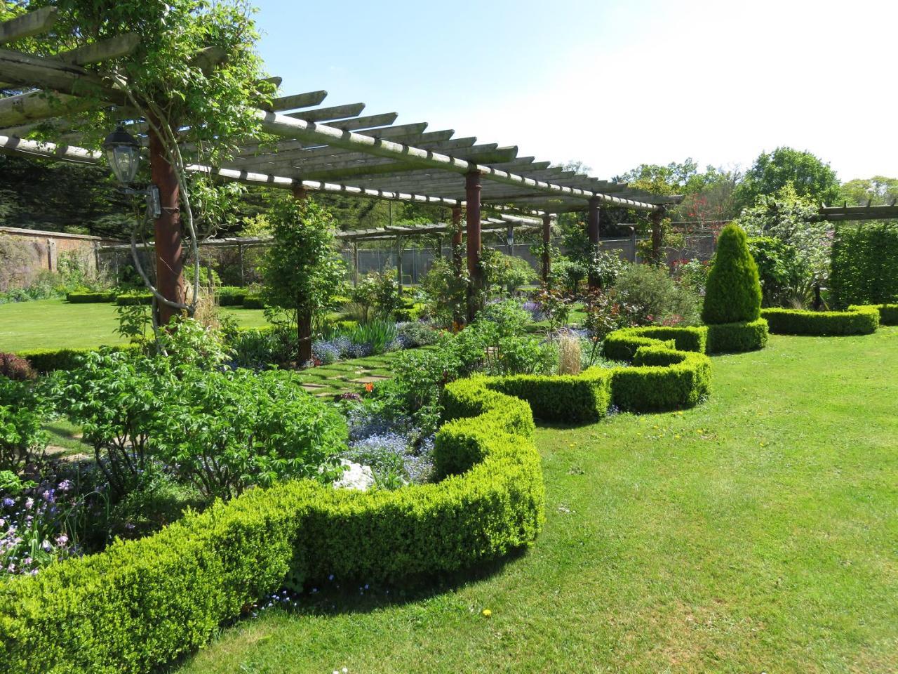 The Packing House Villa Severn Stoke Bagian luar foto