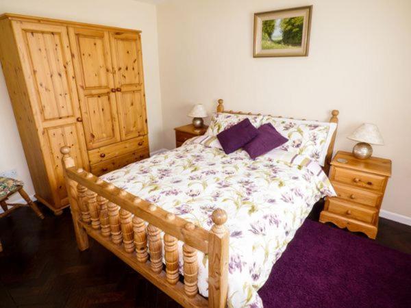 The Packing House Villa Severn Stoke Bagian luar foto